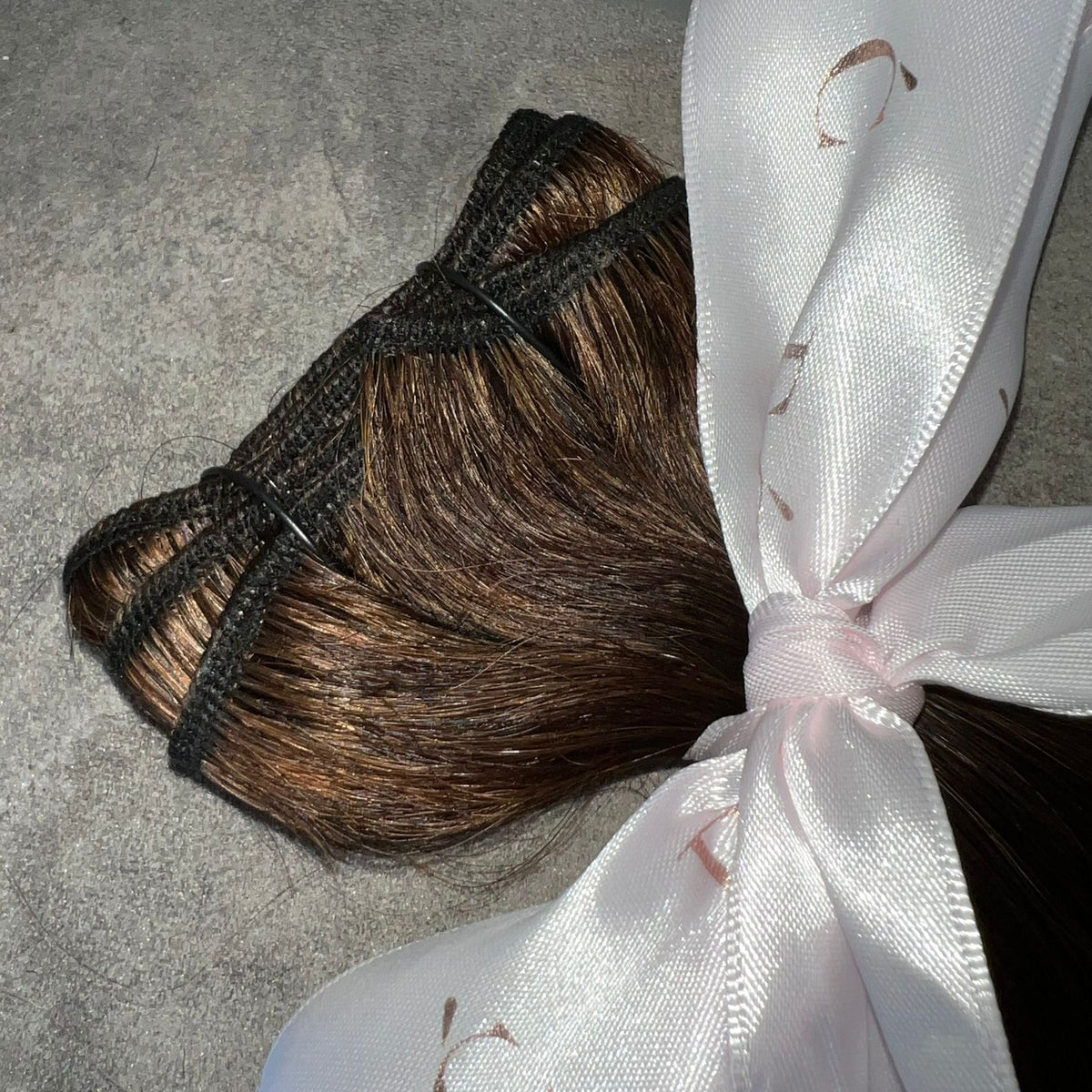 KING KYLIE BROWN | WEFT | 24 INCHES | CUSTOM MADE