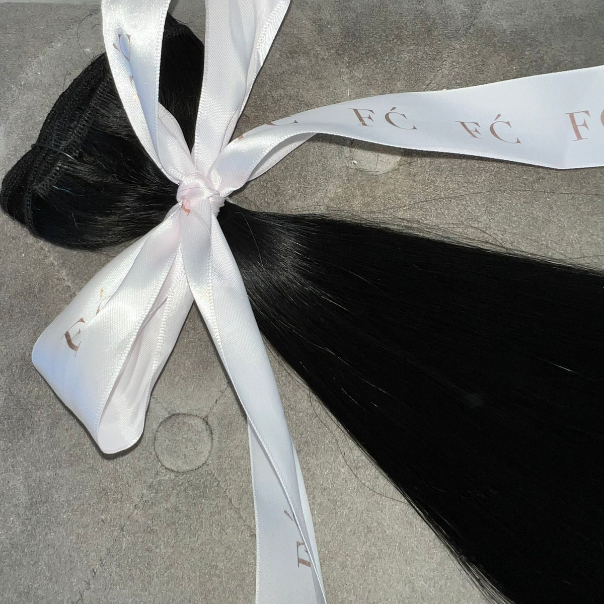 KING KYLIE BLACK | WEFT | 24 INCHES