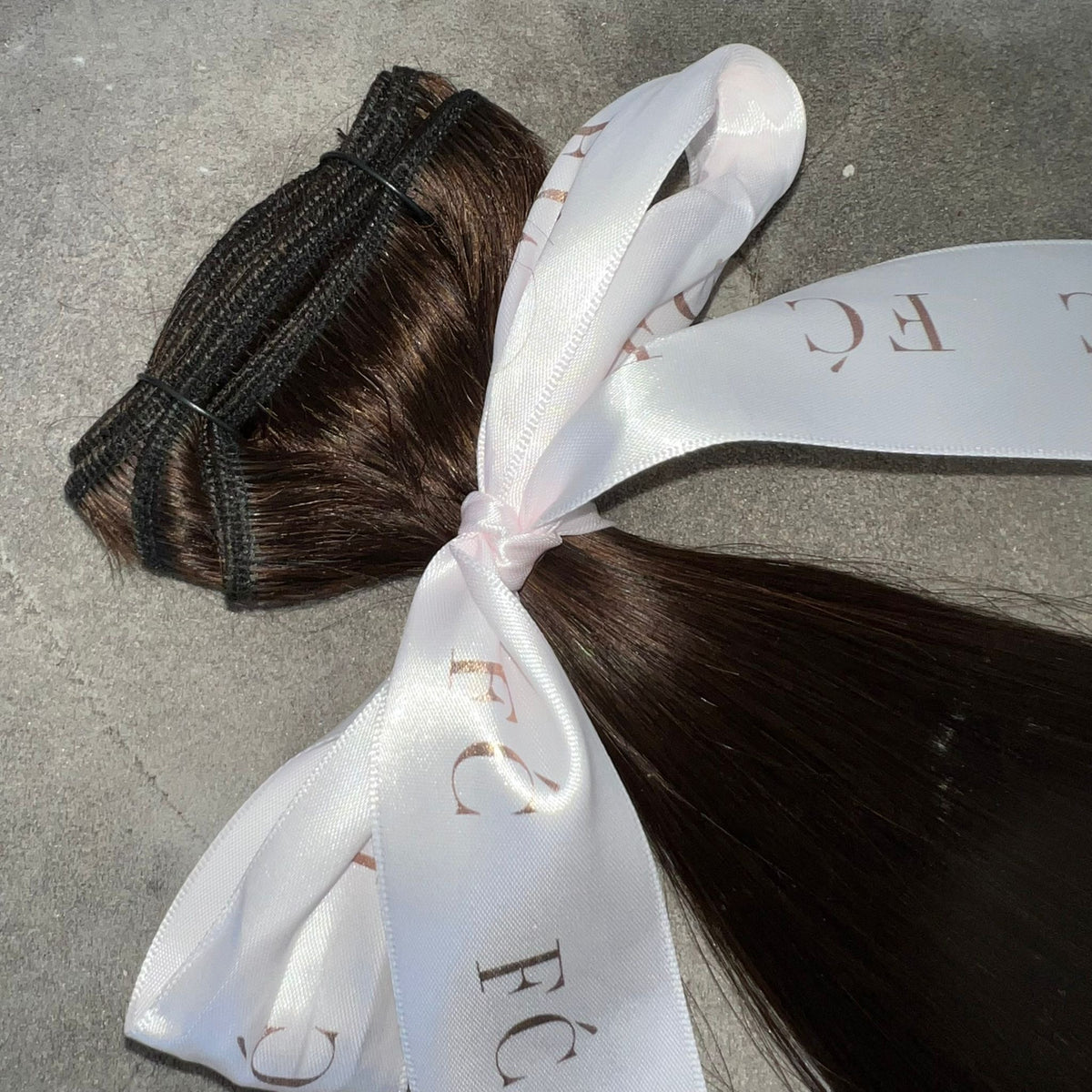 KING KYLIE DARK BROWN | WEFT | 24 INCHES | CUSTOM MADE