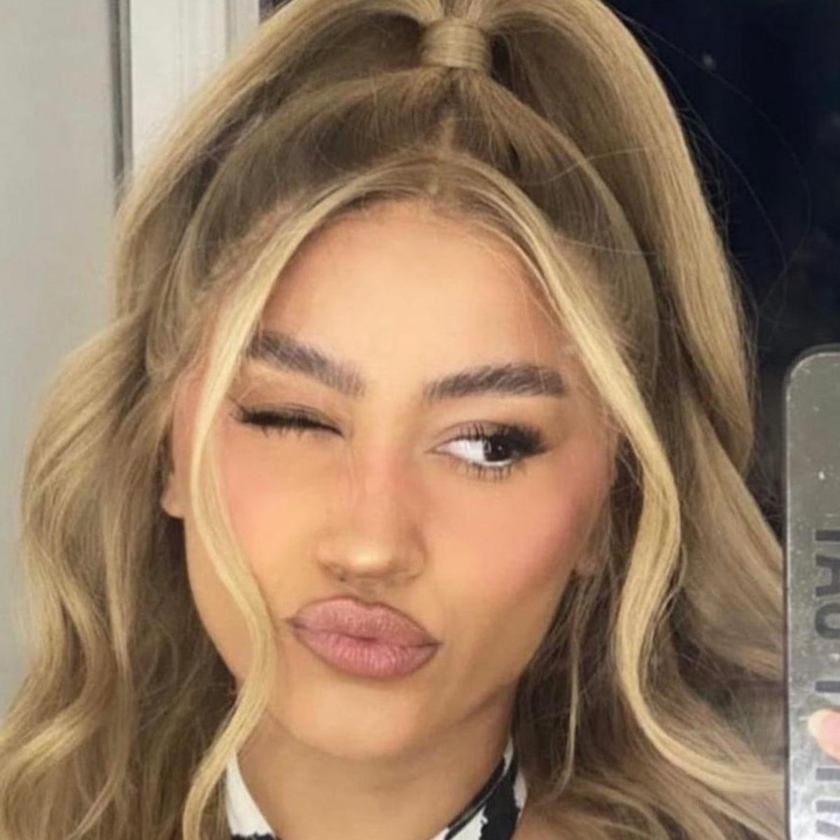 CARDI BLONDE | CUSTOM MADE