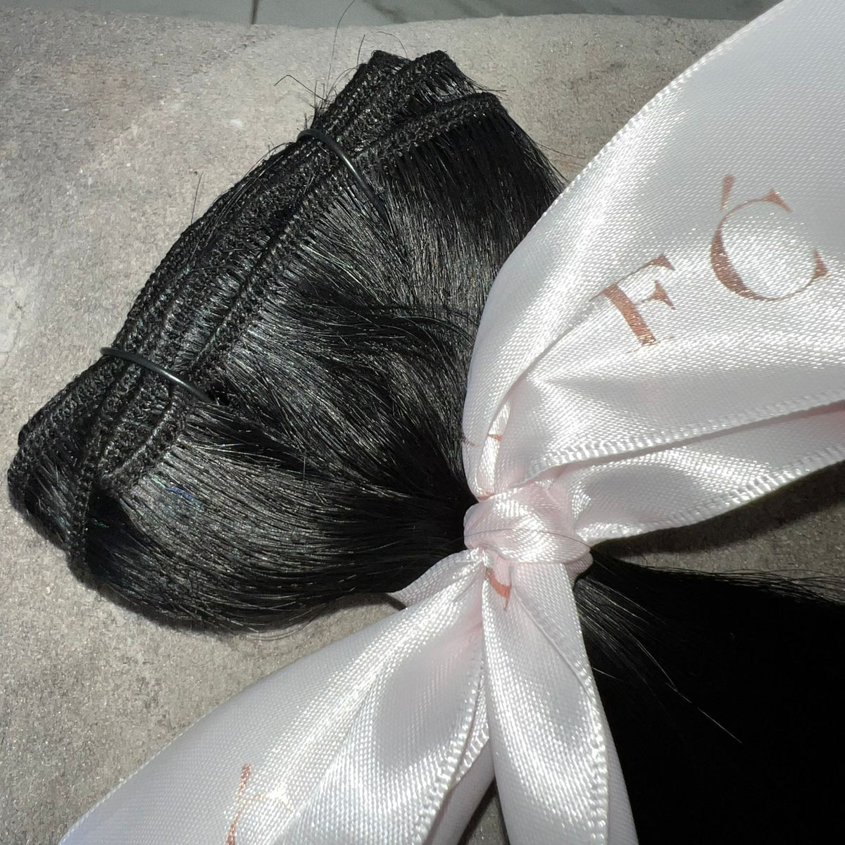 KING KYLIE BLACK | WEFT | 24 INCHES